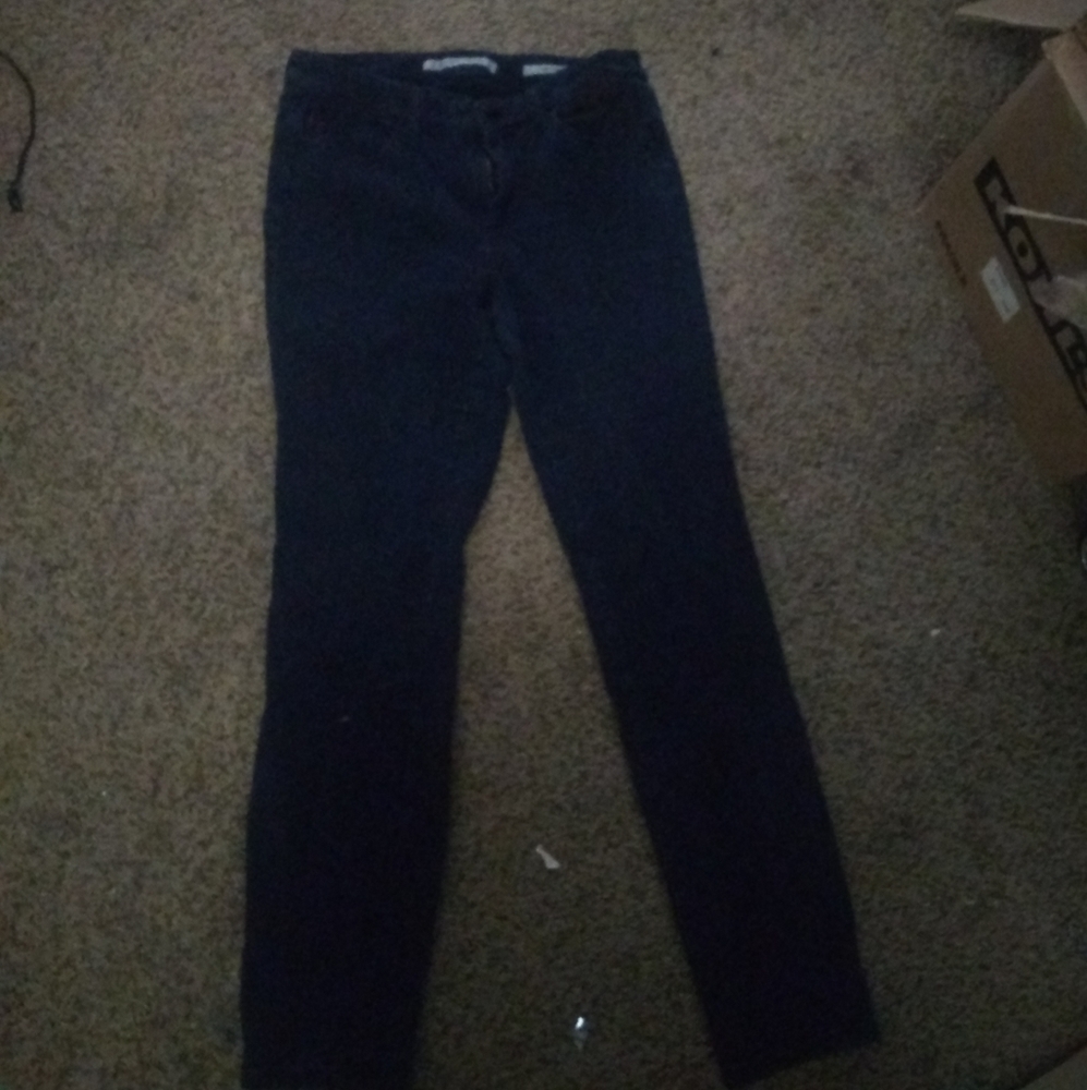 Size 10 Jones New York skinny jeans